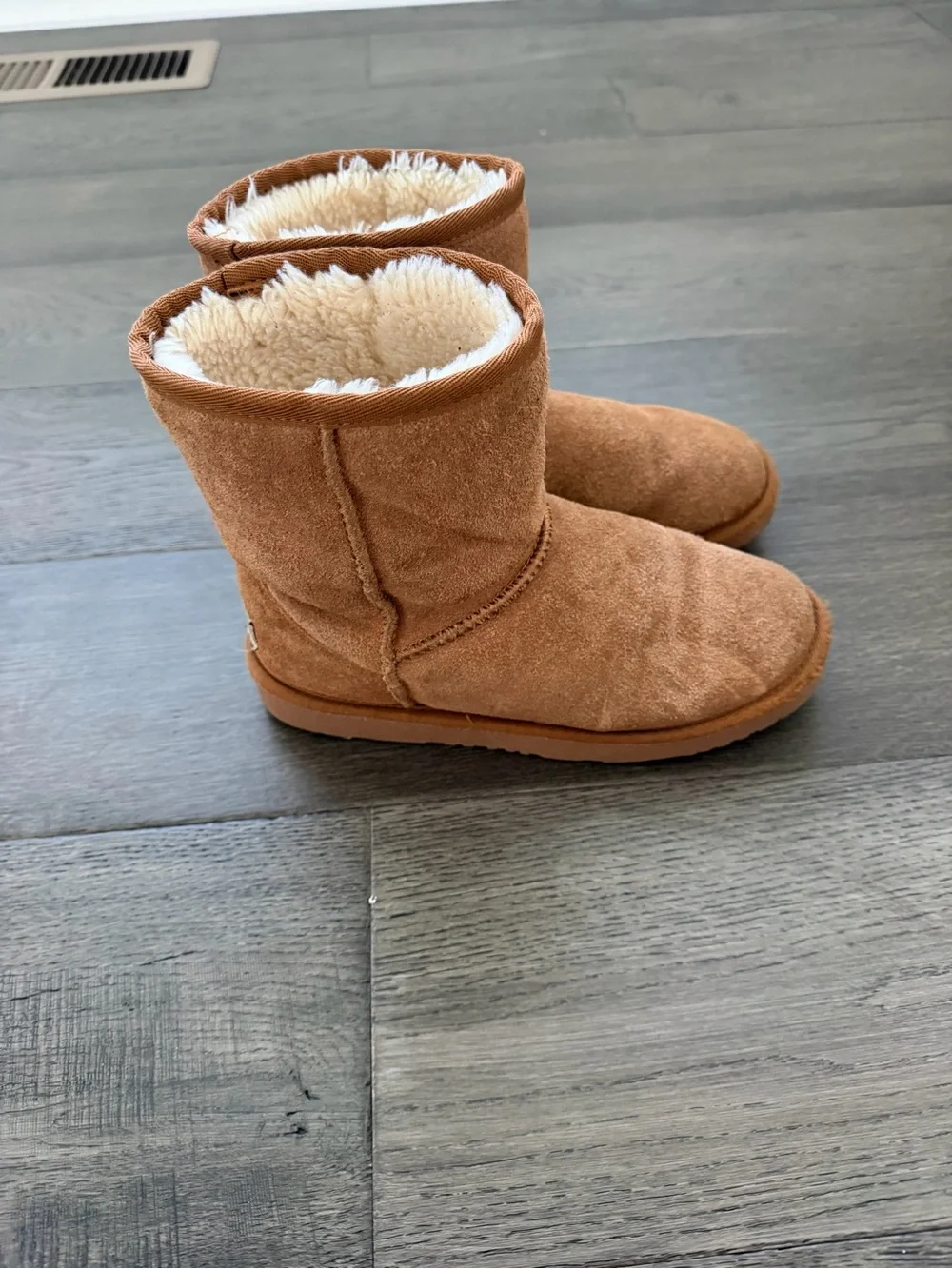 Classic Shearling-Lined Short Winter Boots - Chestnut